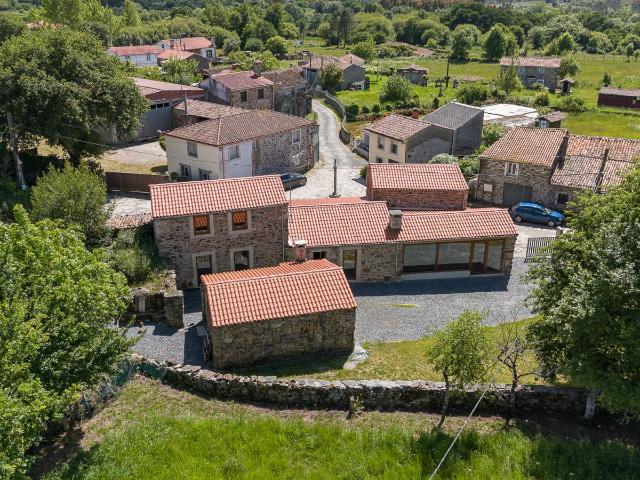 Casa en venta a estrenar en Melide La Coruña