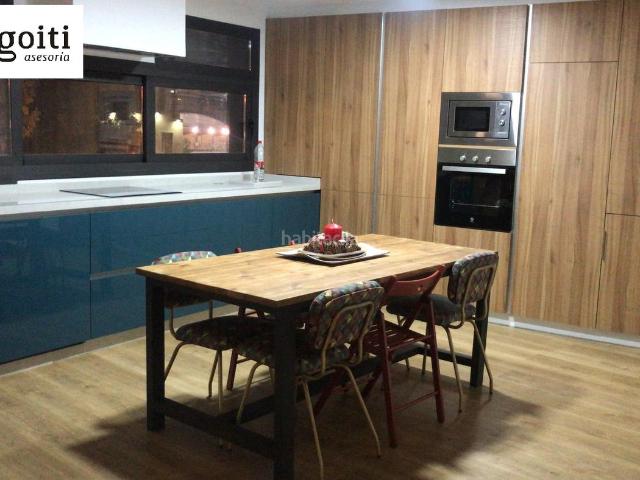 Casa en venta en Melilla, Isaac Peral. Tu nuevo hogar: 3 dormitorios, cocina equipada, aire central y trastero incluido. Casas.