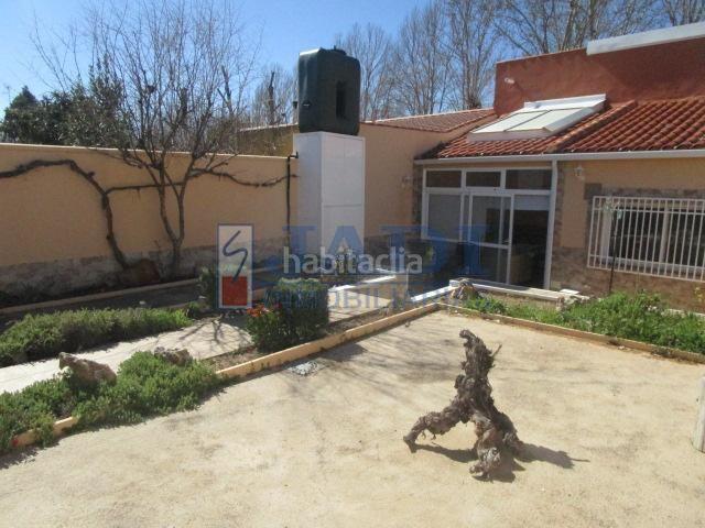 Casa en venta en Membrilla. ValdepeñasCasa. Casas.