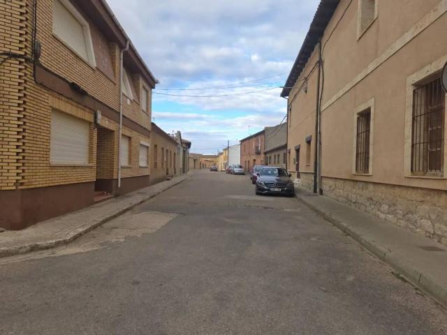 Casa en Venta en Meneses de Campos