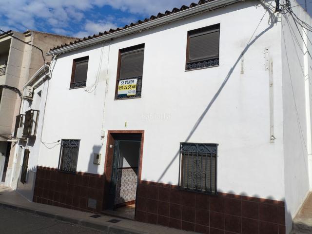 Casa en venta en Mengíbar. casa en venta con gran patio. Casas.
