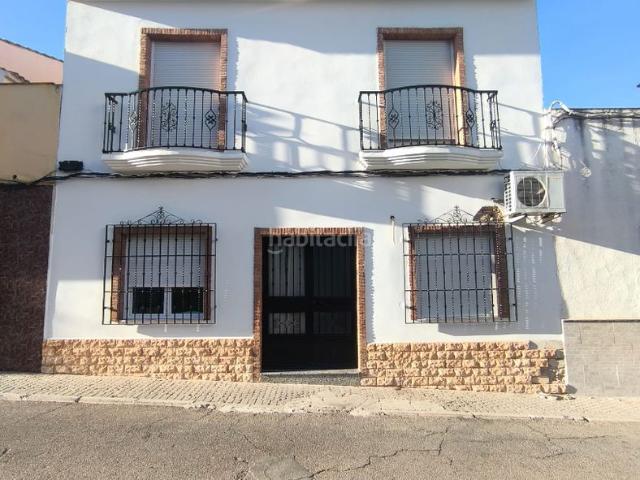 Casa en venta en Mengíbar. Casas.