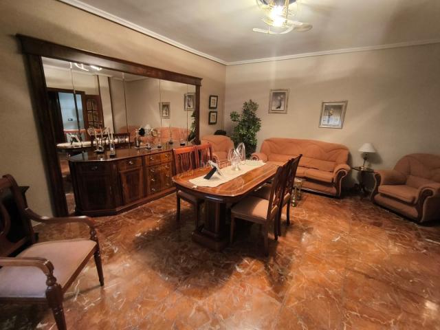 Casa en venta en Mengíbar. Casas.