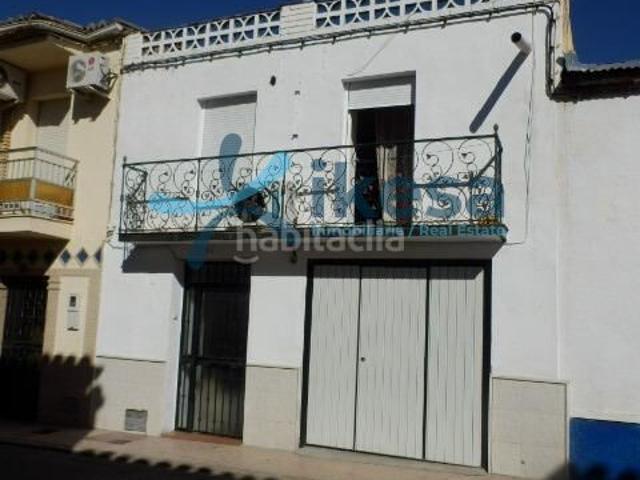 Casa en venta en Mengíbar. Venta de Casa en Mengíbar, Jaén. Activo inmobiliario Sin Posesión, No Se Puede Visitar. Casas.