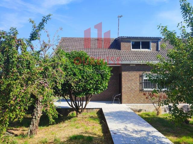 Casa en venta en Merca A. CHALET CON PARCELA DE MÁS DE 2000M2 CERCA DE A MERCA. Casas Merca.