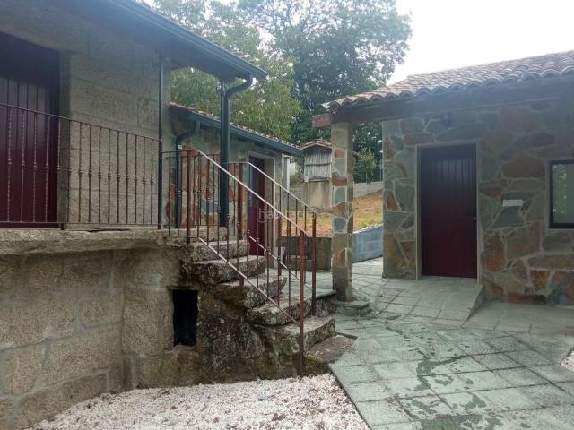 Casa en venta en Merca A. SE VENDE CASA CON FINCA EN A MERCA. Casas Merca.