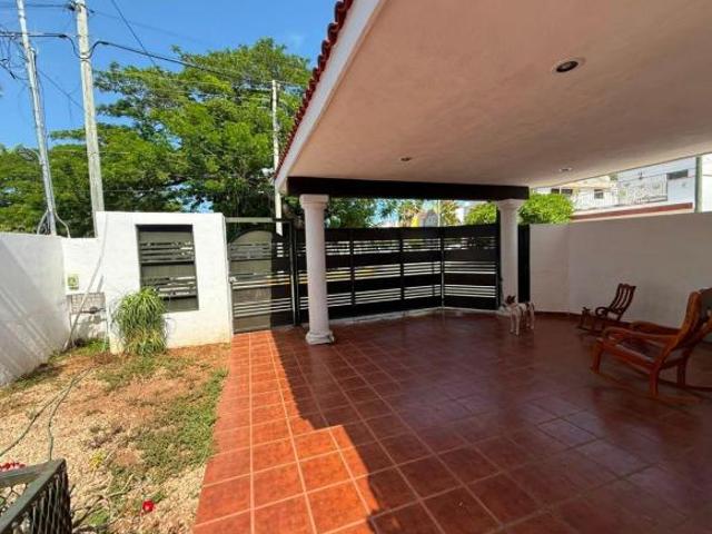CASA EN VENTA EN MERIDA, YUCATAN EN PRIV. VILLAS PALMA REAL