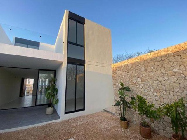 CASA EN VENTA EN MÉRIDA, ZONA NORTE CON RECÁMARA EN PLANTA BAJA