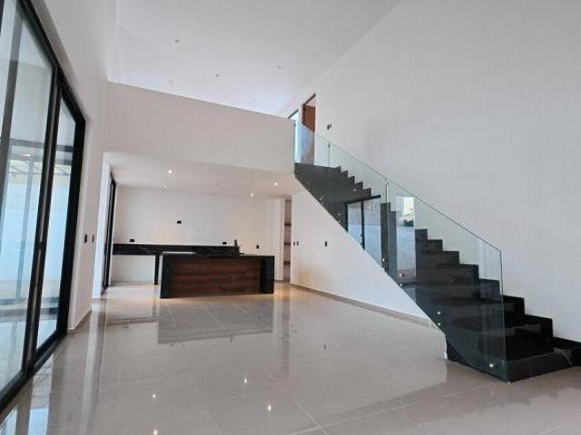 Casa en Venta en Mérida en Privada Parque Natura