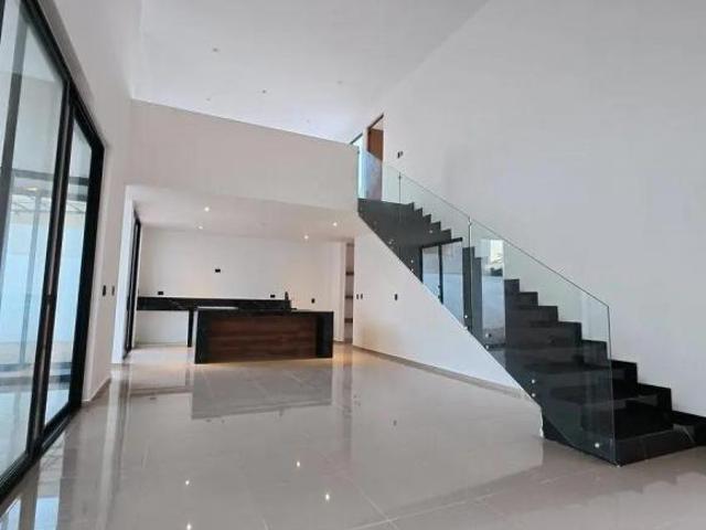 Casa en Venta en Mérida en Privada Parque Natura
