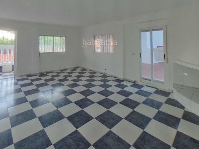 Casa en venta en Mérida, Este. ACTIVO BANCARIO Casa Adosada en Calle Santa Ramona Nº 118A Mérida. Casas.