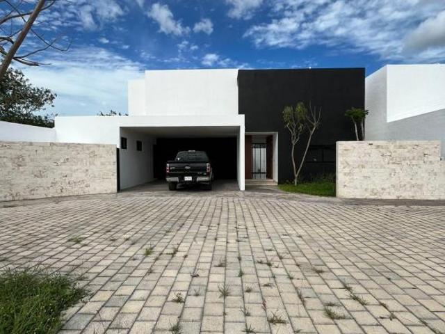 CASA EN VENTA EN MERIDA, PRIVADA EN TEMOZON
