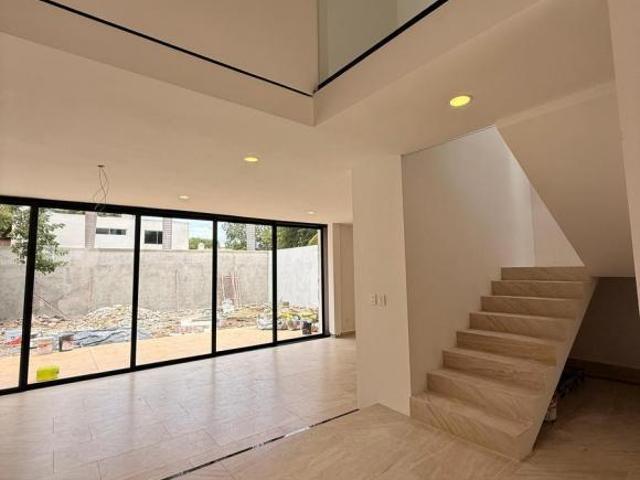 CASA EN VENTA EN MÉRIDA, SODZIL NORTE, EXCELENTE UBICACIÓN