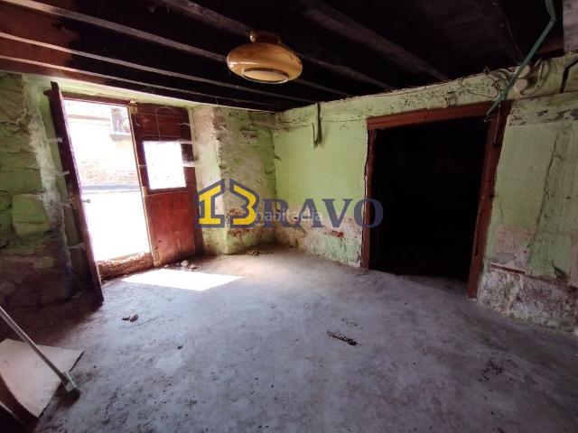 Casa en venta en Merindad de Montija. CASA DE PIEDRA PARA REFORMAR CON GARAJE Y JARDIN EN MERINDAD DE MONTIJA. Casas Merindad de.