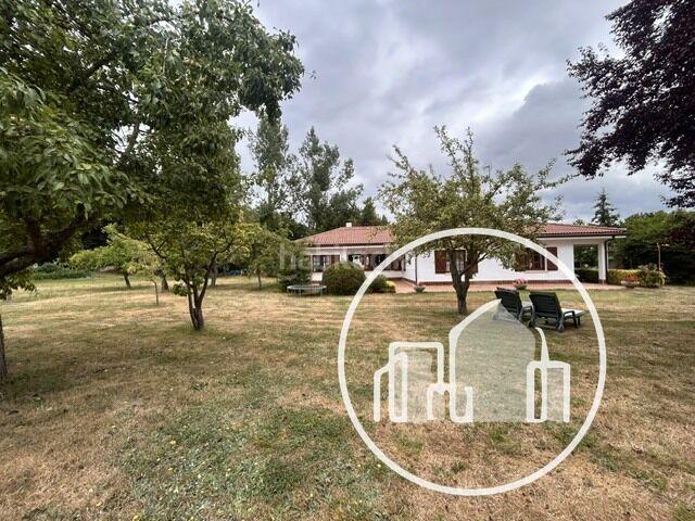 Casa en venta en Merindad de Montija. Chalet individual en planta baja en Merindad de Montija. Casas Merindad de.