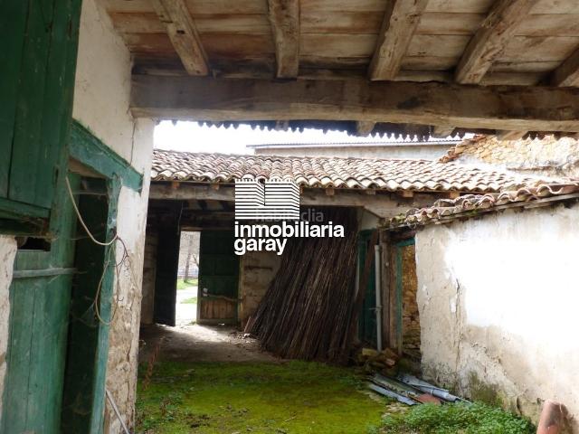 Casa en venta en Merindad de Sotoscueva. CASA A LA VENTA CON PATIO Y ERA EN LA MERINDAD DE SOTOSCUEVA. Casas Merindad de.