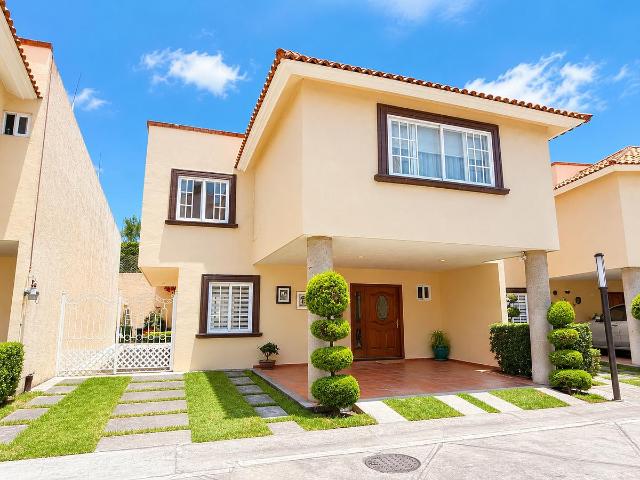 CASA EN VENTA EN METEPEC CERCA DE LAS TORRES