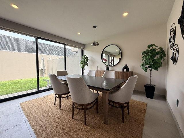 CASA EN VENTA EN METEPEC, CERCA DE PARQUE BICENTENARIO