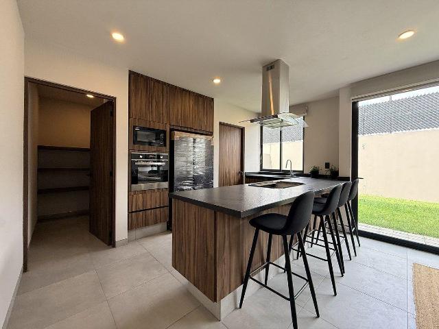 CASA EN VENTA EN METEPEC, CERCA DE PARQUE BICENTENARIO
