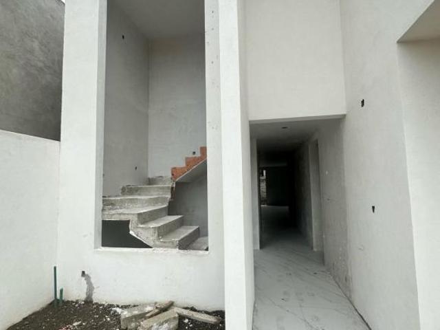 CASA EN VENTA EN METEPEC DE 4 RECAMARAS CON BAÑO, CERCANA A UVM Y GALERIAS