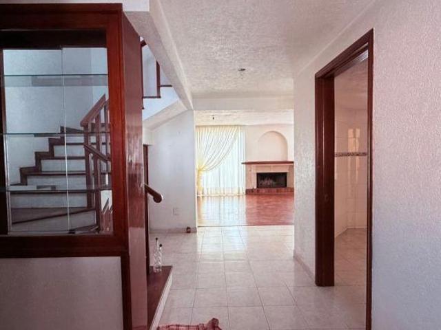 Casa en Venta en Metepec, en buena zona cerca de Galerias y Town Square
