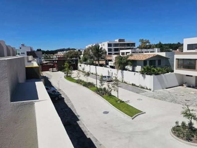 Casa en Venta en Metepec Paseo Jurica con Recamara en Planta Baja