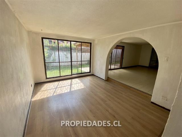 Casa en Venta en Metro Los Domínicos / Camino El Alba / Cardenal Newman