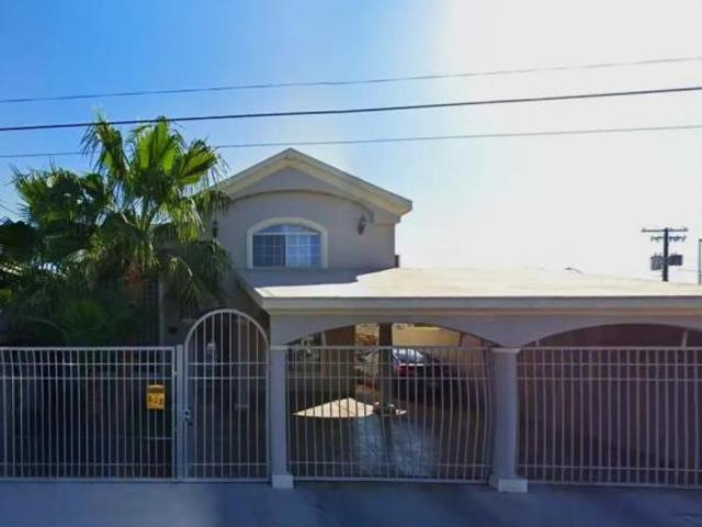 Casa en venta en Mexicali con 4 recámaras y amplia construcción