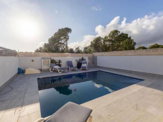 Casa en venta en Miami Platja, Centre Costa Dorada. Exclusiva Apialia Costa Daurada Vivienda pareada con piscina en Miami Platja Descubre esta magnífica vivienda pareada situada en. Casas Miami.