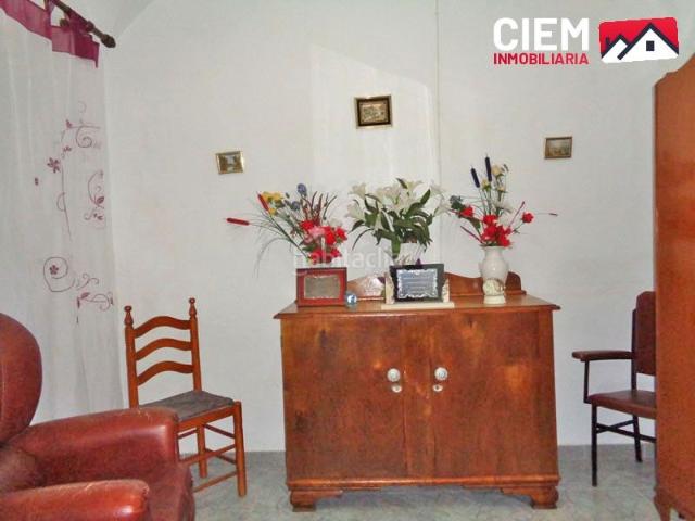 Casa en venta en Miajadas. CASA DE PLANTA BAJA DE ESQUINA, EN MIAJADAS, CON COCHERA, CUBIERTA REFORMADA, PATIO. Casas.