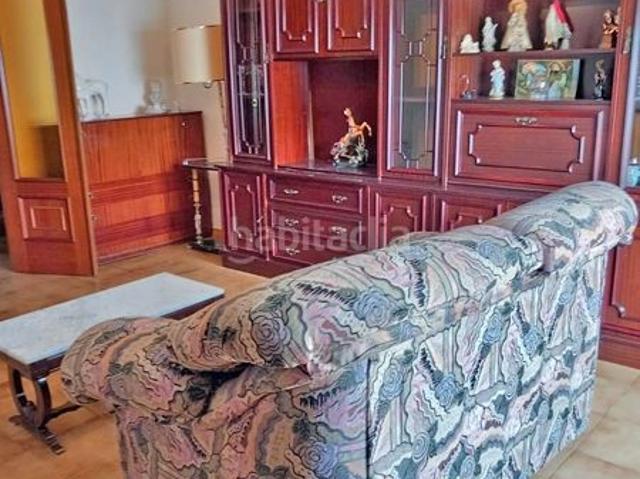Casa en venta en Miajadas. CASA DE PLANTA BAJA Y PISO EN MIAJADAS, AVD CRUZ DE LOS PAJARES, MUY BUENA UBICACION. Casas.