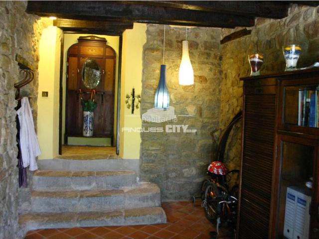 Casa en venta en Mieres. Venta de una casa en Mieres. Casas.