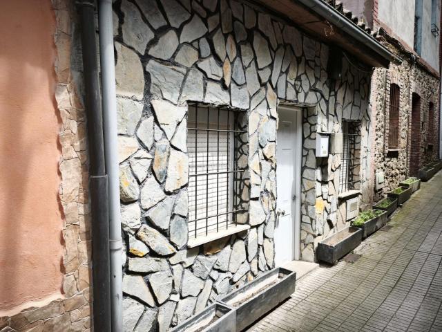 Casa en venta en Mieres, La Villa Bazuelo. Casa en Mieres de 42 metros cuadrados, NEGOCIABLE. Casas.