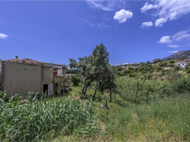 Casa en venta en Mijas, Mijas pueblo. Parcela residencial con casa antigua y potencial de reforma en Doña Pilar, Mijas. Casas.