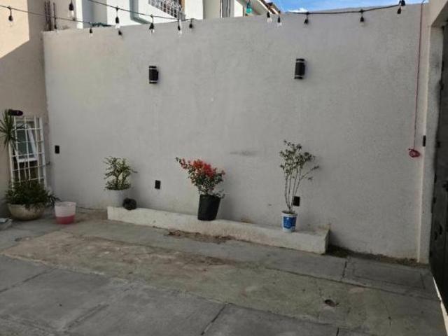 CASA EN VENTA EN MISIÓN CARRILLO II, QUERETARO CON RECAMARA EN PB
