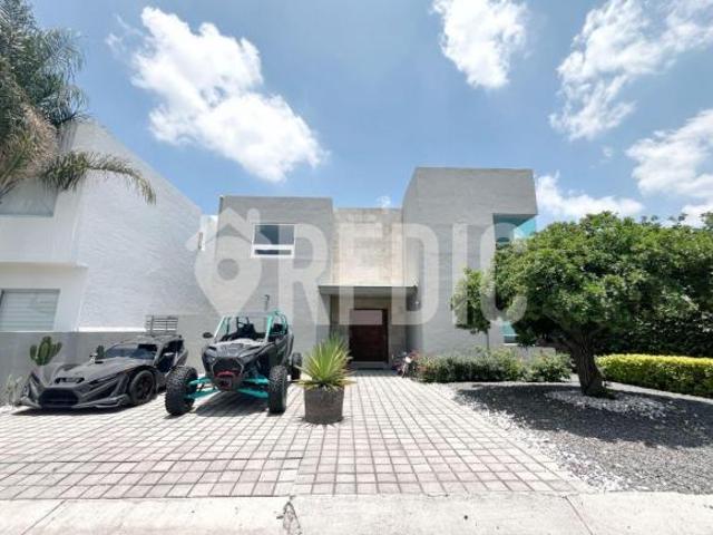 CASA EN VENTA EN MISIÓN CONCA