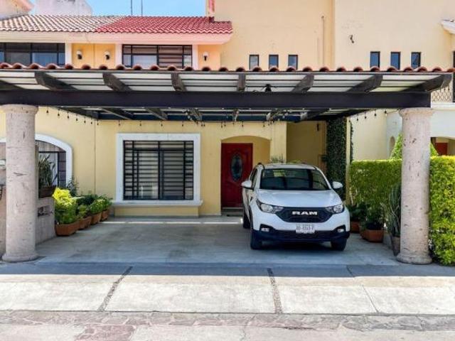 CASA EN VENTA EN MISION DE LA ALAMEDA / 3 RECAMARAS / 2.5 BAÑOS / CERCA DE PLAZA ESPACIO