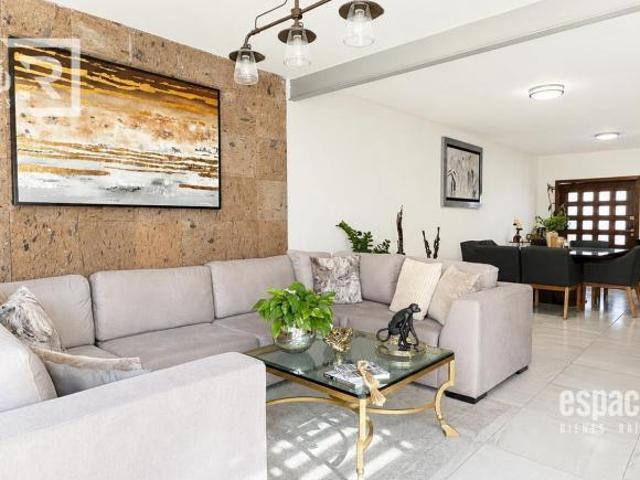 CASA EN VENTA EN MISIÓN DEL VALLE EQUIPADA