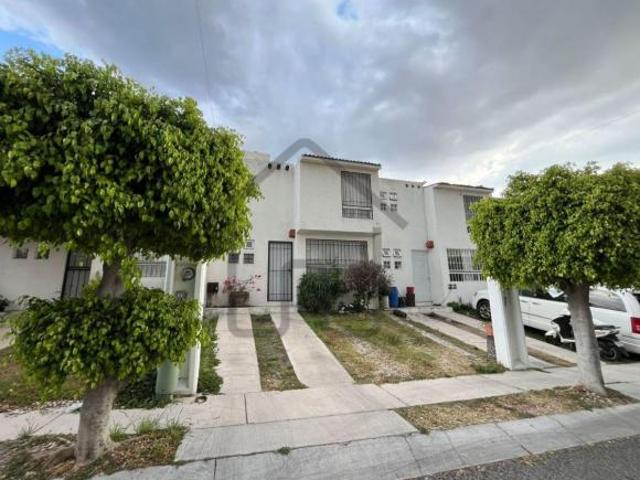 CASA EN VENTA EN MISIÓN MARIANA