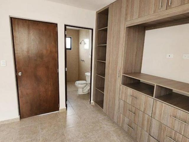 Casa en venta en Misión Montejo, 3 recámaras + roof