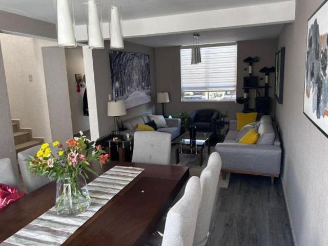 CASA EN VENTA EN MISIÓN SANTIAGO