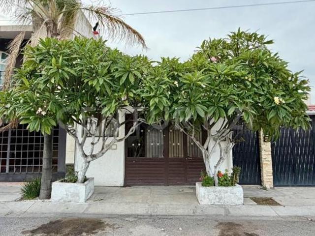 CASA EN VENTA EN MISIÓN SAN JUAN CORREGIDORA | $1,250,000