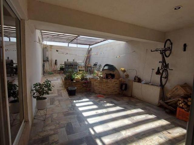 CASA EN VENTA EN MIRAVALLE