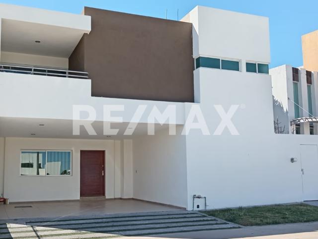 CASA EN VENTA EN MIRAVALLE