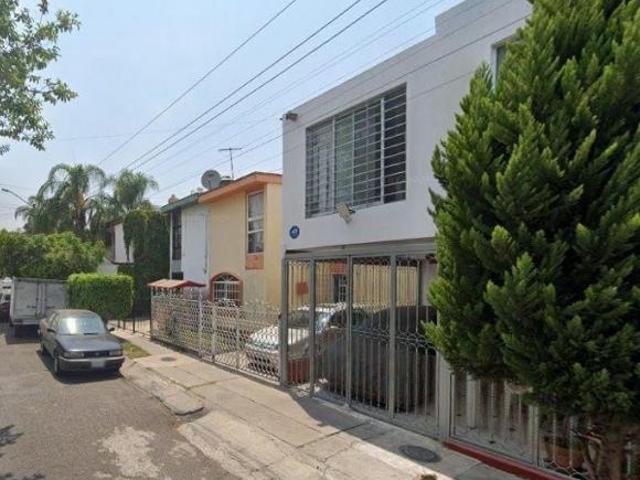 CASA EN VENTA EN MIRAVALLE GUADALAJARA JALISCO
