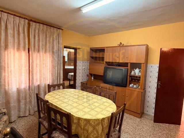CASA EN VENTA EN MIRA