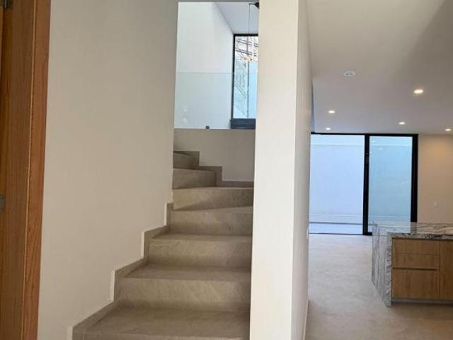 Casa en Venta en Mirador de San Isidro, Frente a Parque, Zapopan