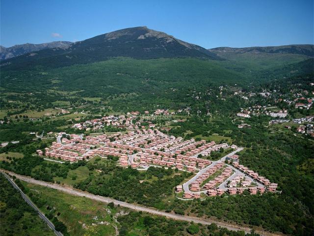 Casa en venta en Miraflores de la Sierra. Casas Miraflores de la.