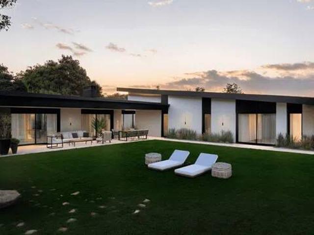 Casa en Venta en Miraflores de La Sierra