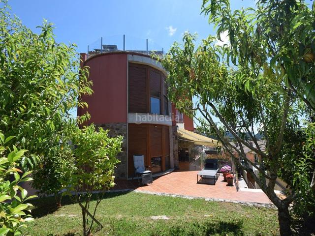 Casa en venta en Miño. Chalet pareado en venta en Playa Lago Miño. Casas.